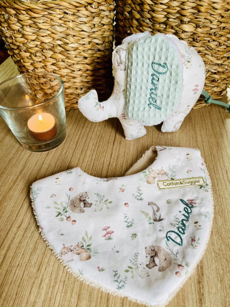 Babero bandana “jardín mágico “