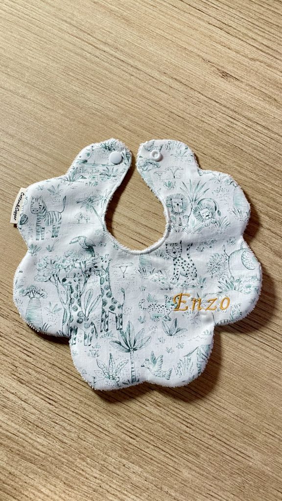Babero flor “safari green”